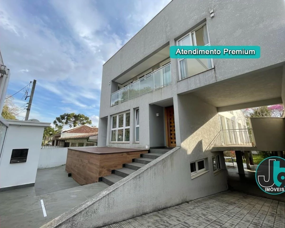 389 m² house with 4 bedrooms and an open-plan kitchen — photo 3