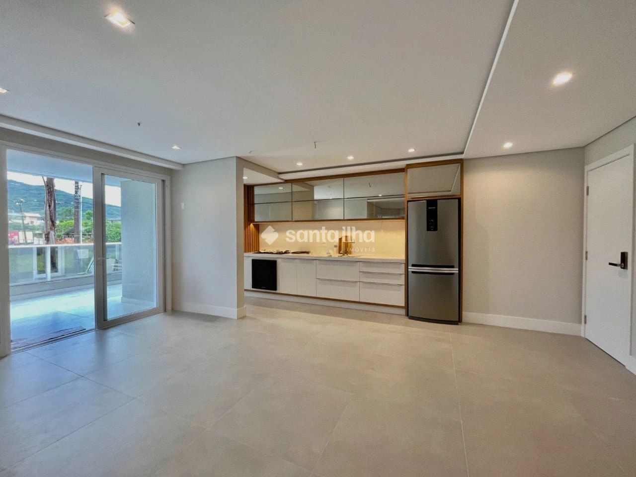 Floor-to-ceiling windows in a 3-bedroom apartment, 152 m² — photo 22