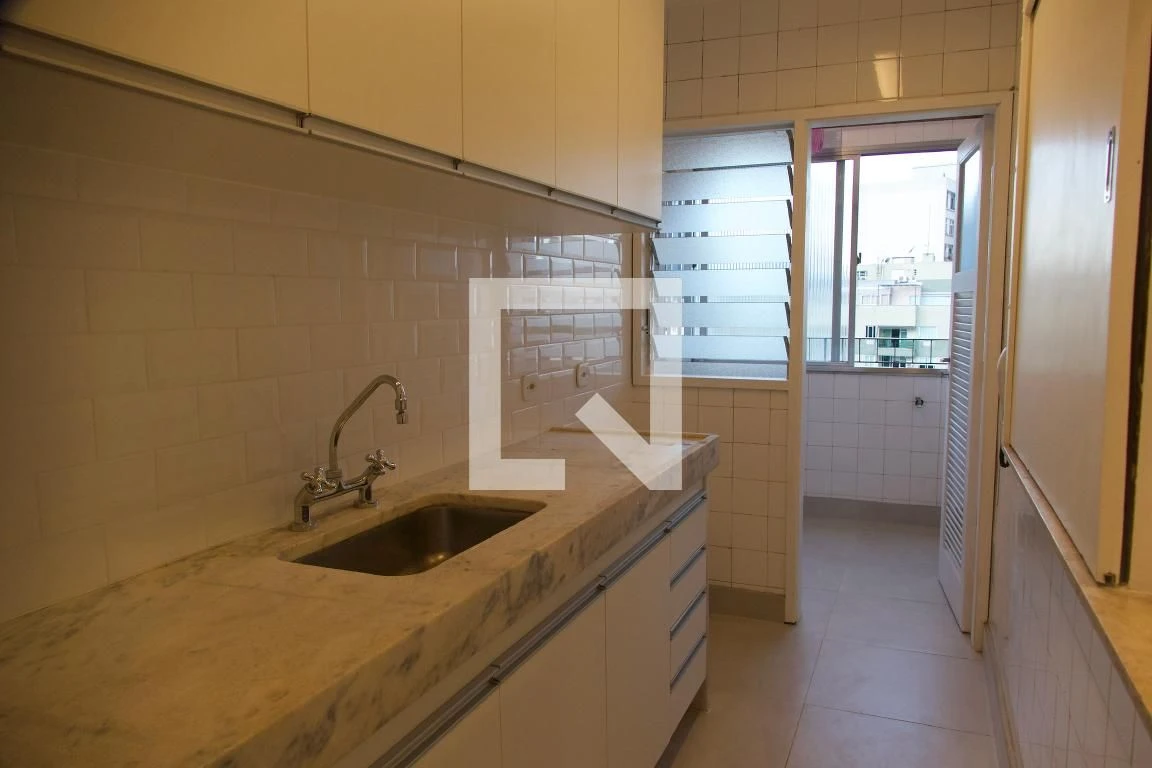 1-bedroom apartment with enclosed kitchen and balcony — photo 5