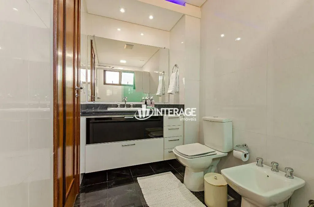 249 m² apartment with 3 bedrooms and 3 bathrooms — photo 15