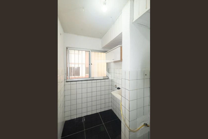 Apartamento de 2 quartos com piso de cerâmica e vaga — photo 2