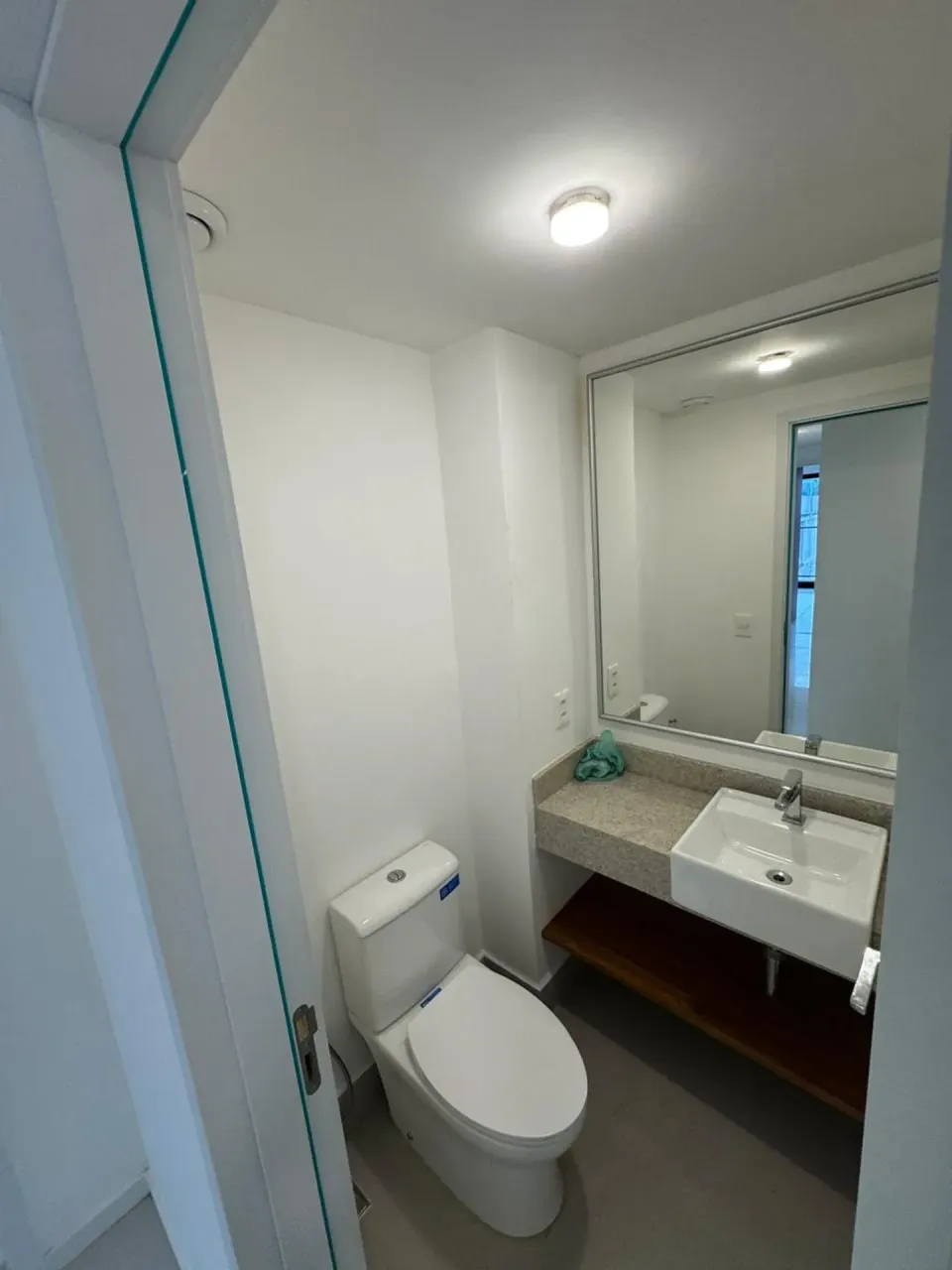 Unfurnished apartment with 3 bedrooms and 4 bathrooms — photo 18
