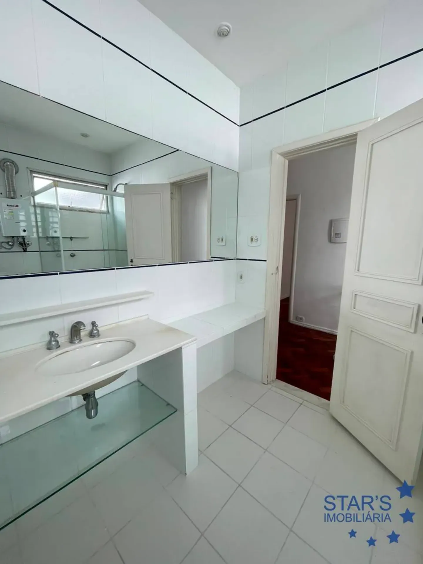 Будинок 250 м² із вікнами від підлоги до стелі — photo 9