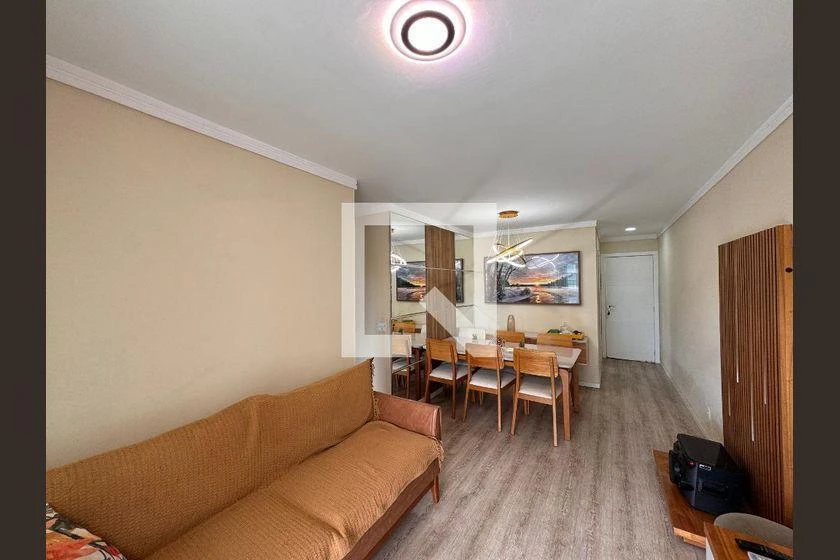 3-bedroom apartment with a glass-enclosed balcony — photo 9