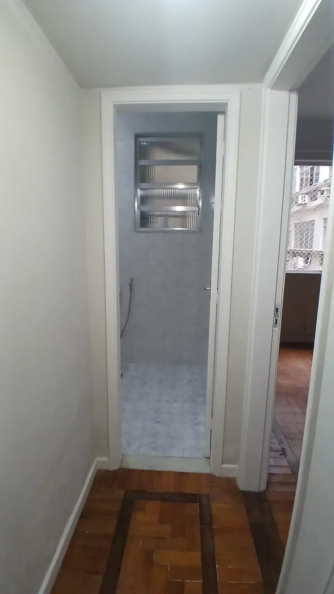 Apartment on the 1st floor with wood or laminate floors — photo 6