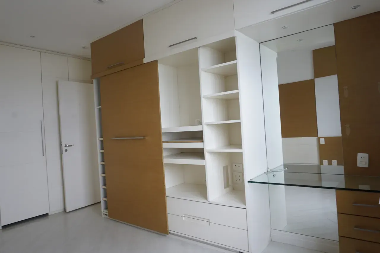 Unfurnished apartment with 4 bedrooms and 3 parking spots — photo 22