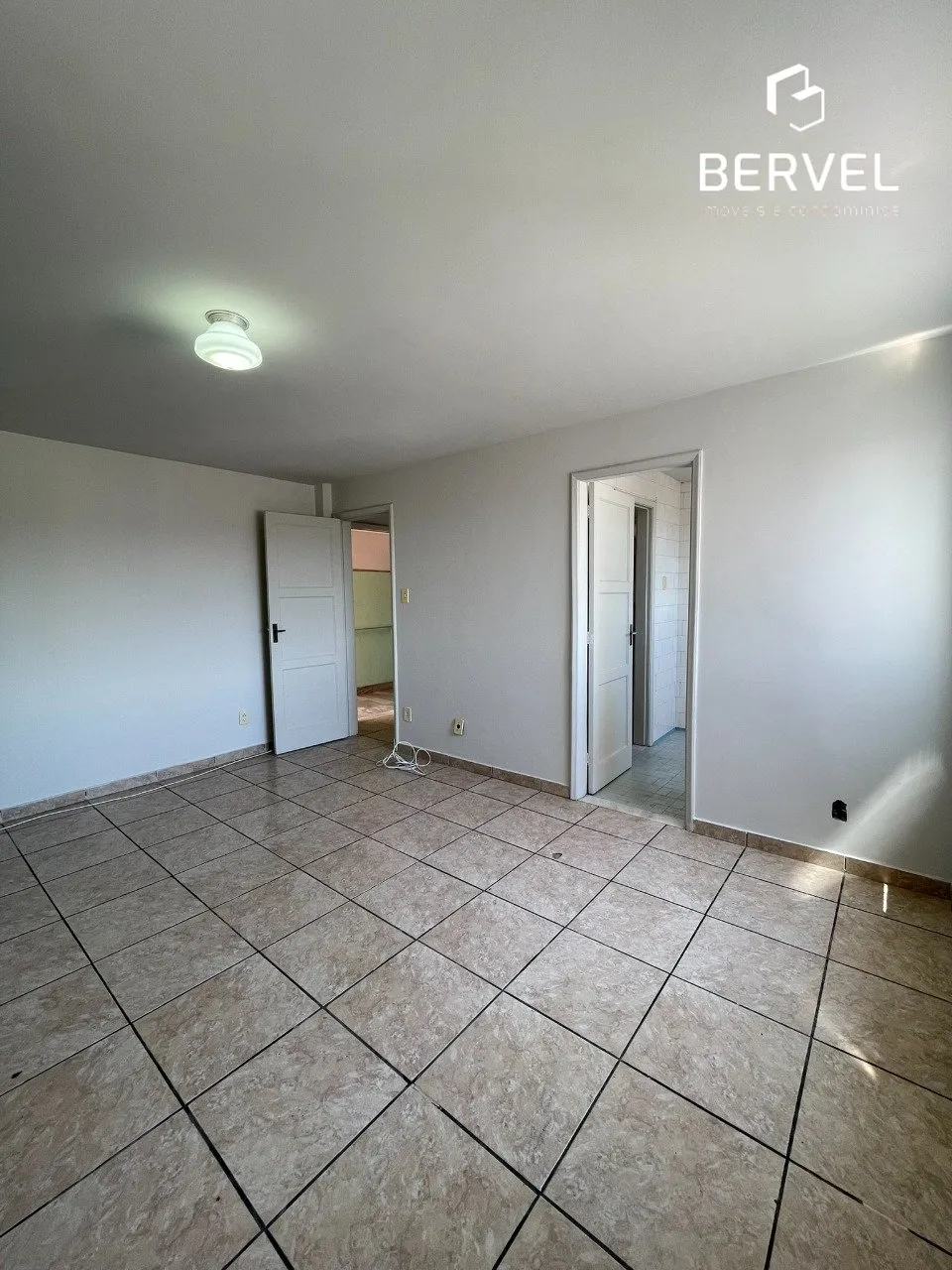 Unfurnished apartment with 2 bedrooms and tile floors — photo 6