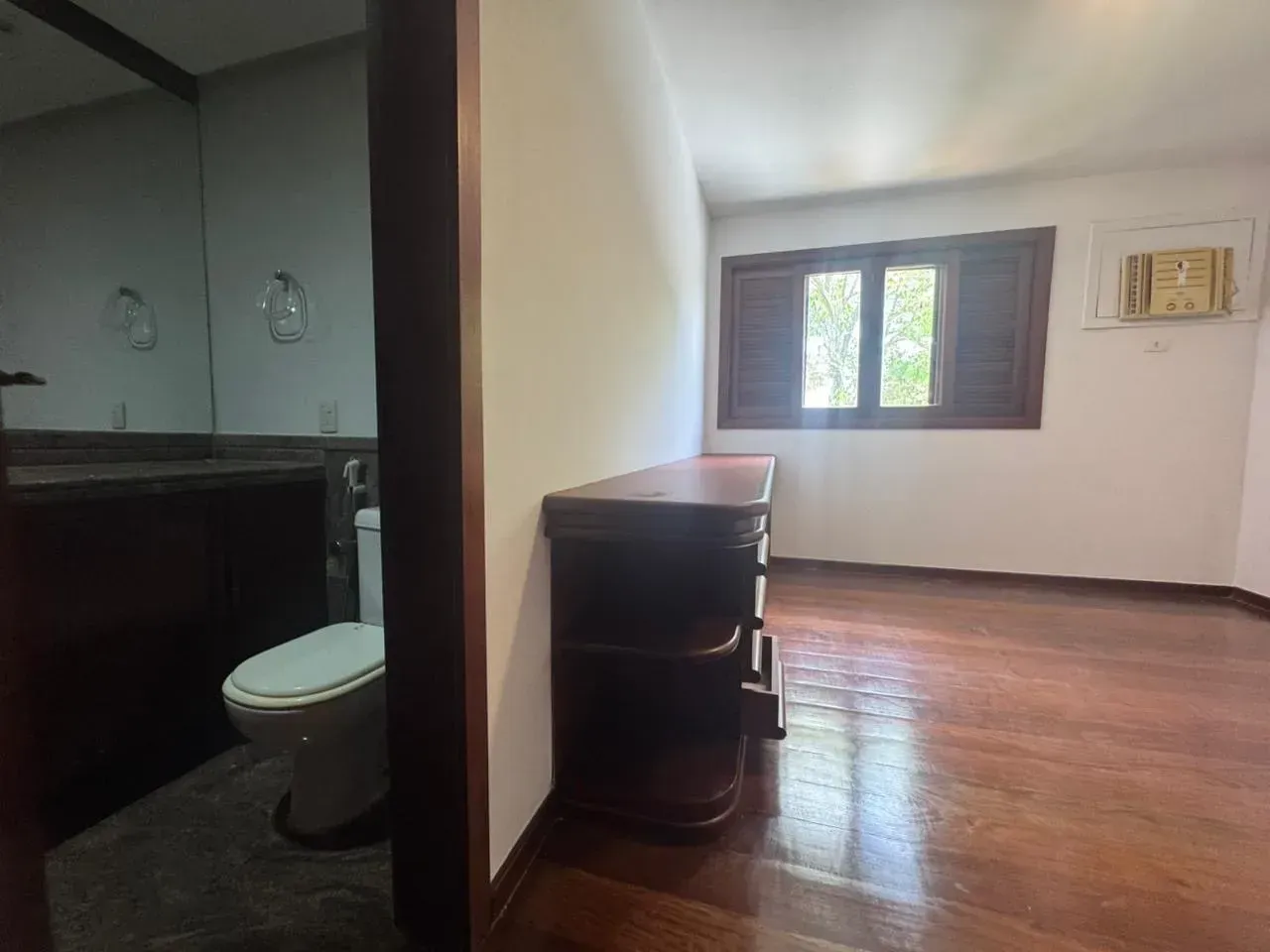 House with 5 suites and an integrated kitchen — photo 32