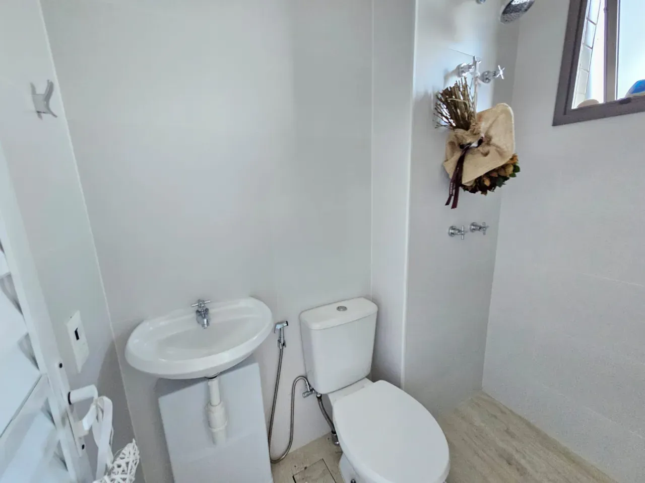 231 m² apartment with 3 bedrooms and 5 bathrooms — photo 35
