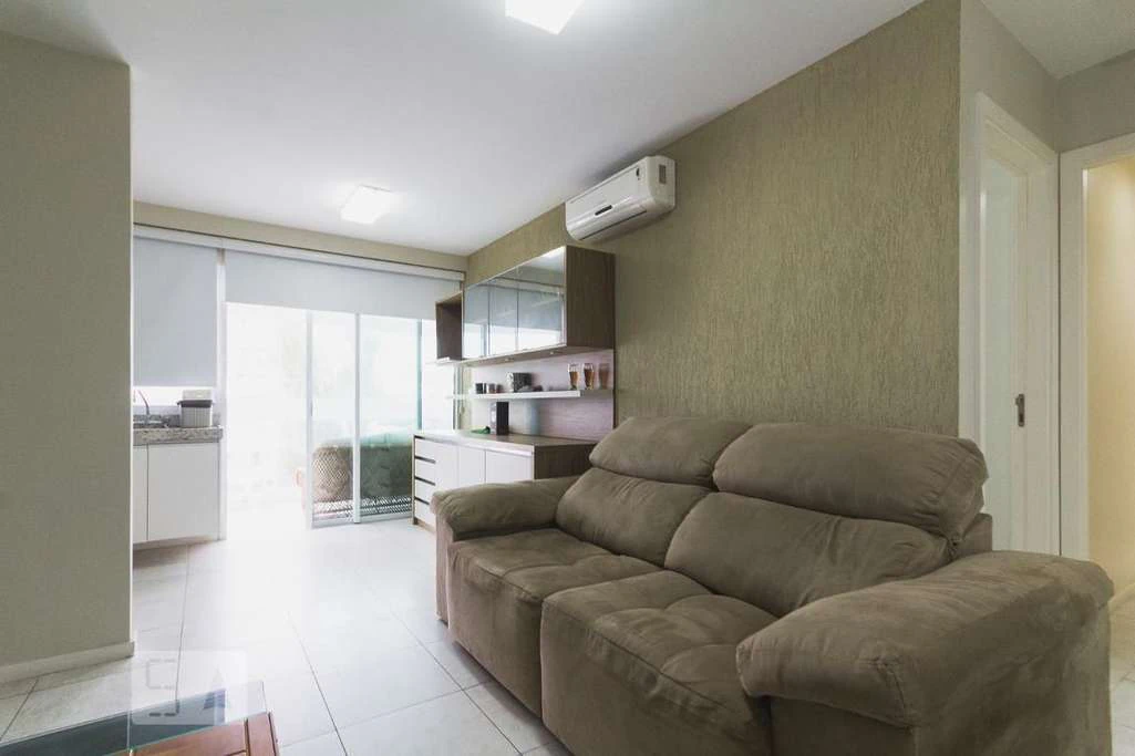 Rental apartment with 2 bedrooms and a glass balcony — photo 7