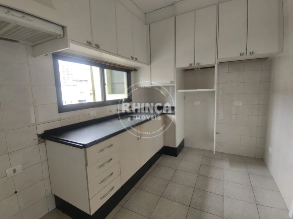 Apartamento com piso de madeira ou laminado, Centro — photo 11