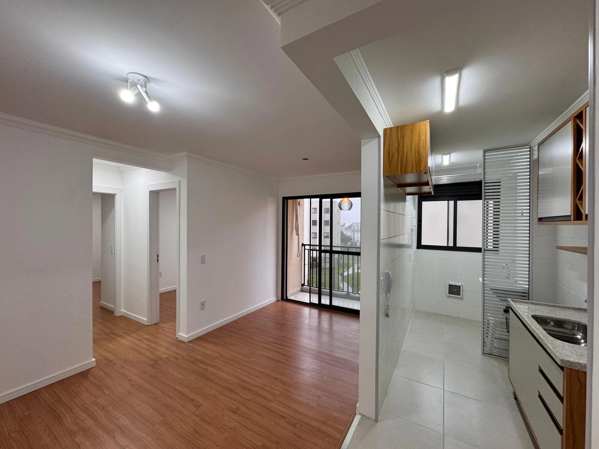 Apartment, 55 m², with wood or laminate floors — photo 9