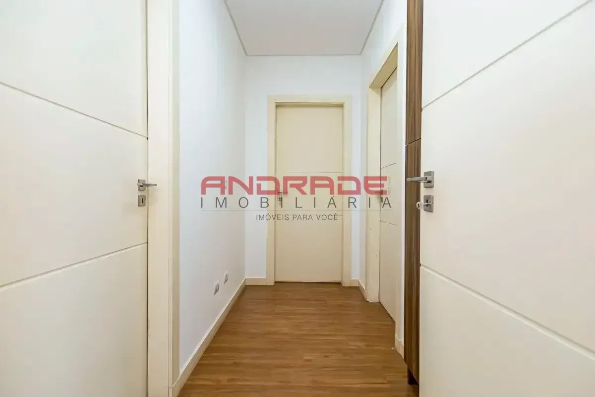 Apartment with 3 bedrooms and glass balcony — photo 25