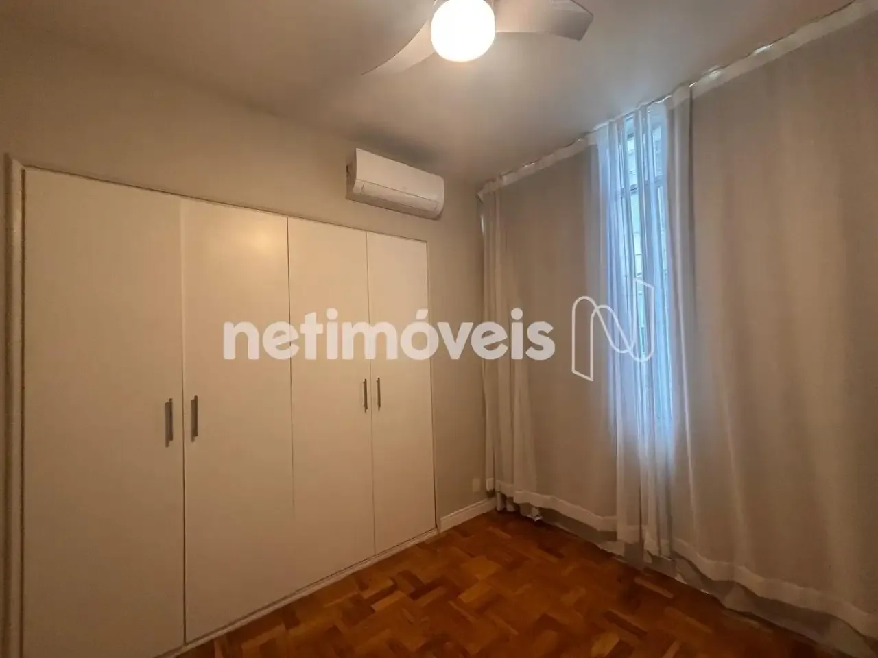 Wood or laminate floors in a 2-bedroom apartment, 78 m² — photo 2