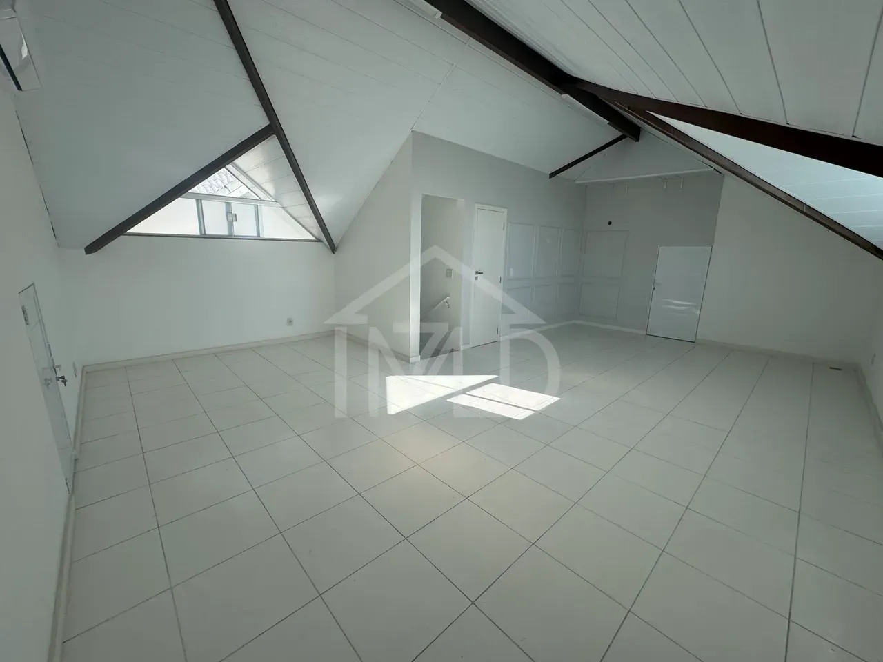 Casa com 4 suítes e 5 banheiros, 320 m² com churrasqueira — photo 34