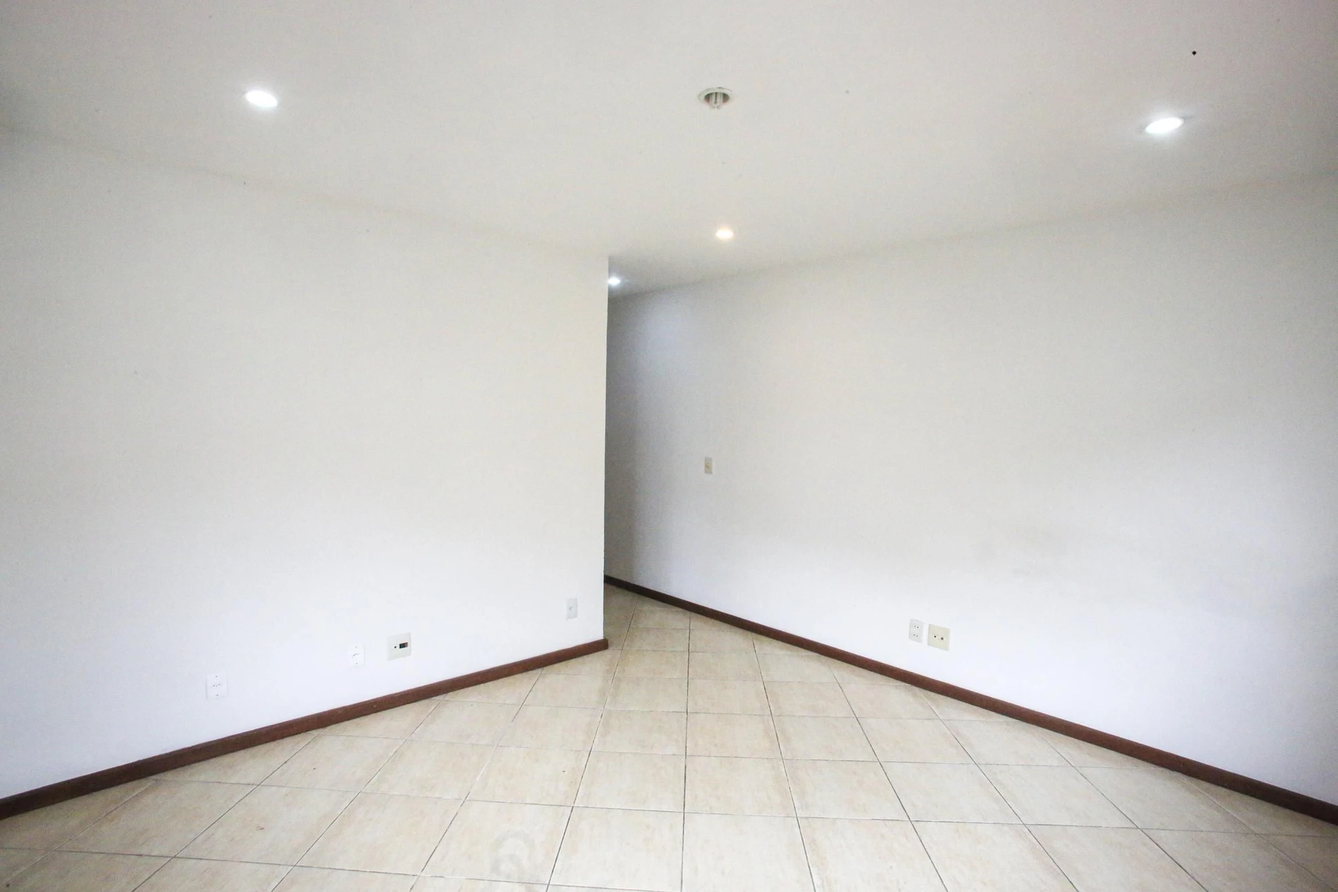 4-bedroom house with a bathtub in Rio de Janeiro — photo 31