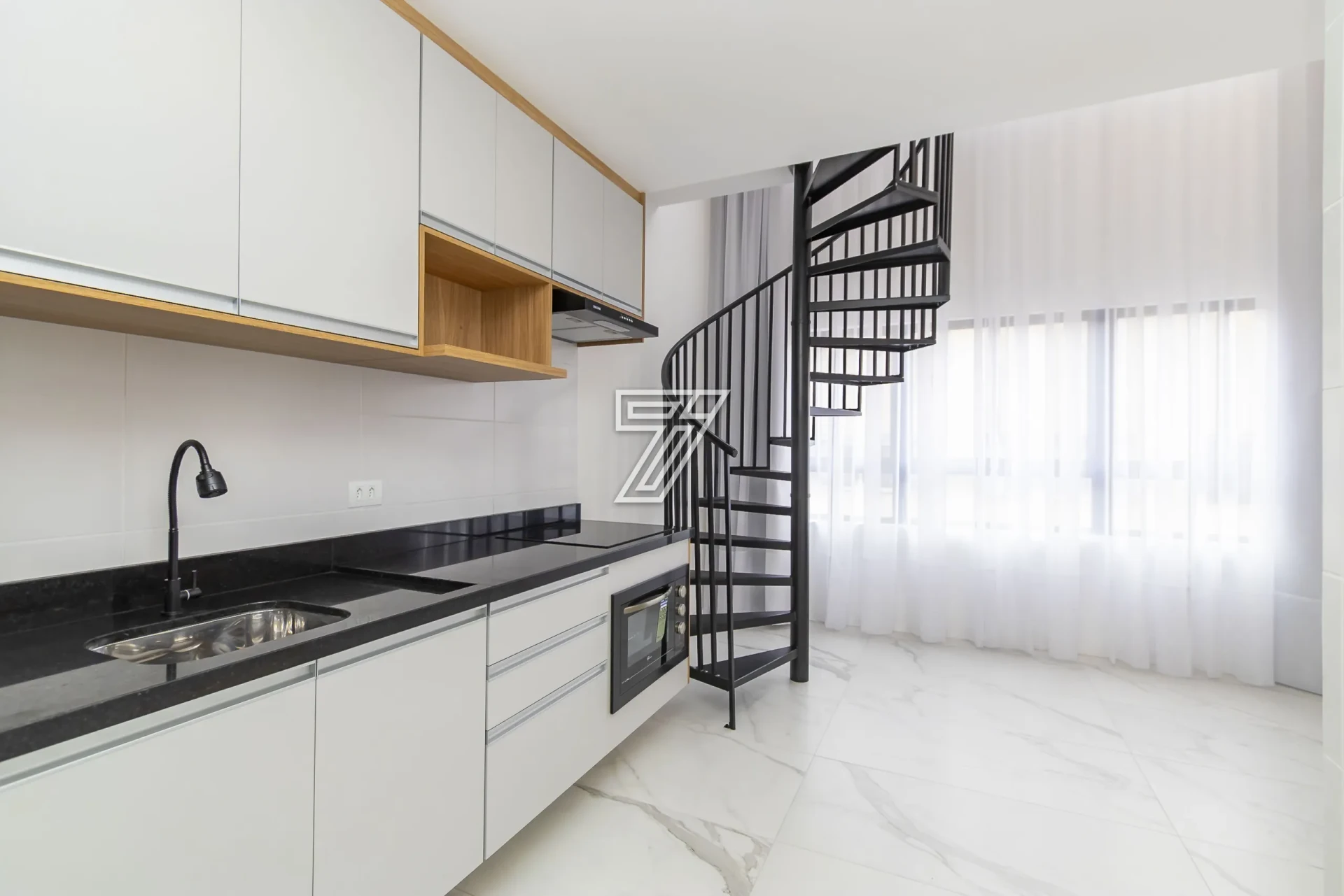 43 m² duplex loft with an open-plan kitchen — photo 2