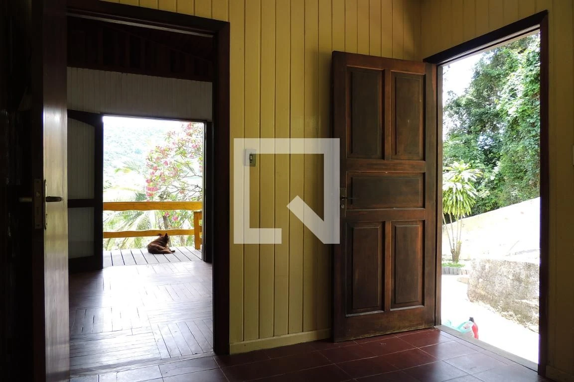 Casa para locação com 3 quartos e 280 m² — photo 59
