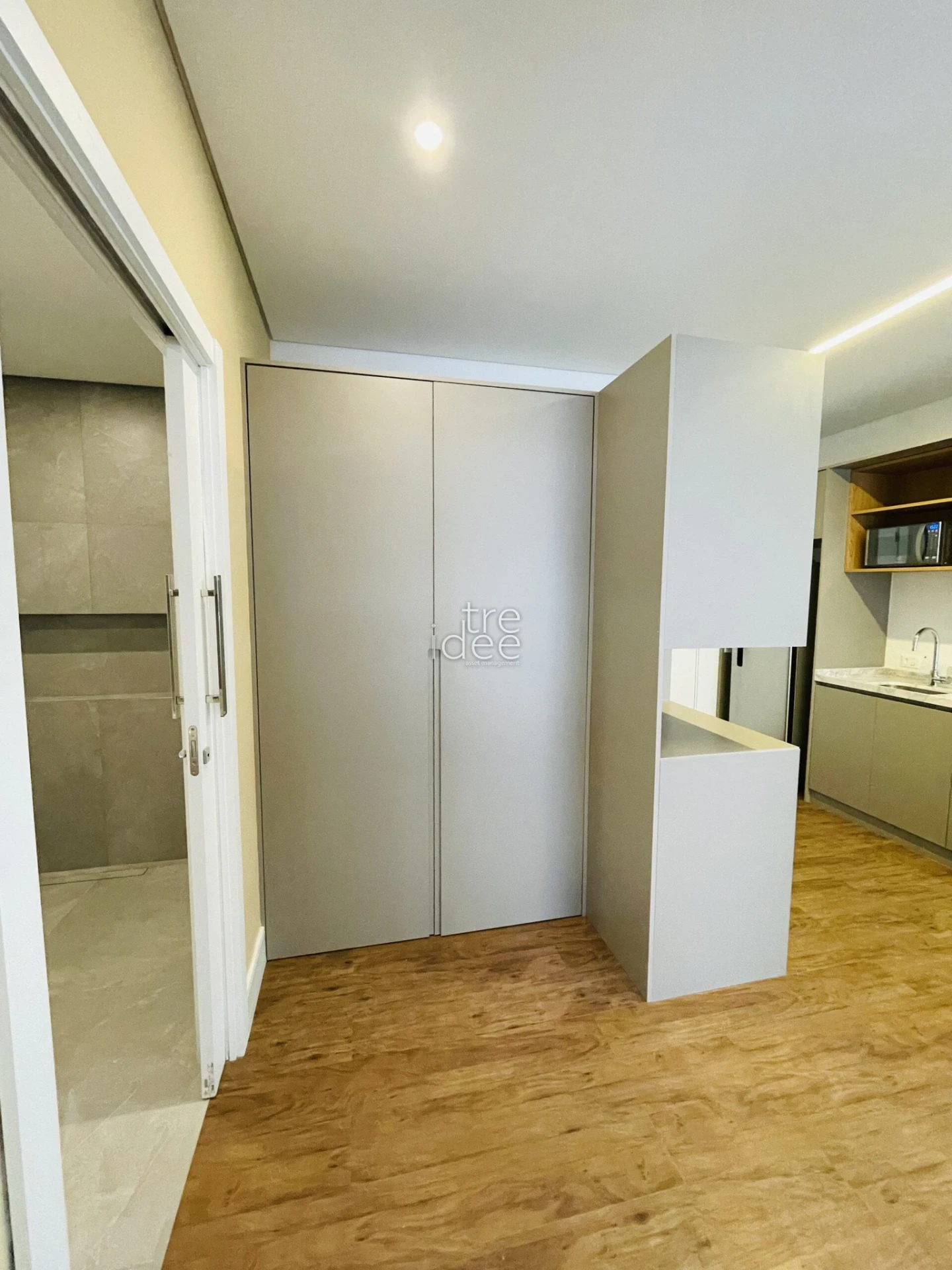 Furnished apartment, 48 m², with a washing machine — photo 12