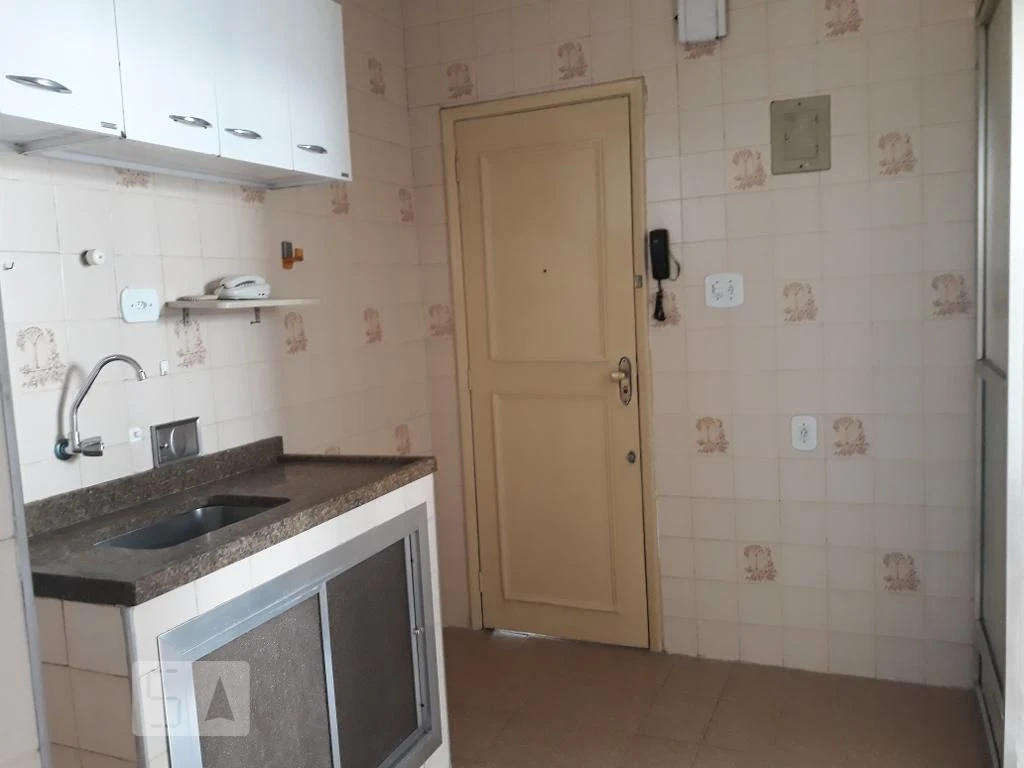 Apartment, 74 m², with wood or laminate floors — photo 4