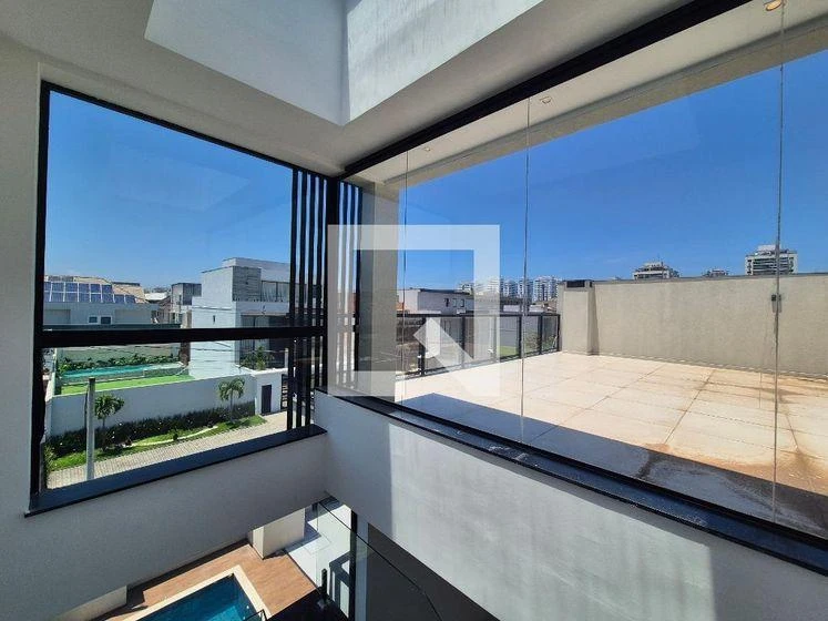Floor-to-ceiling windows in a 4-bedroom house, 430 m² — photo 12