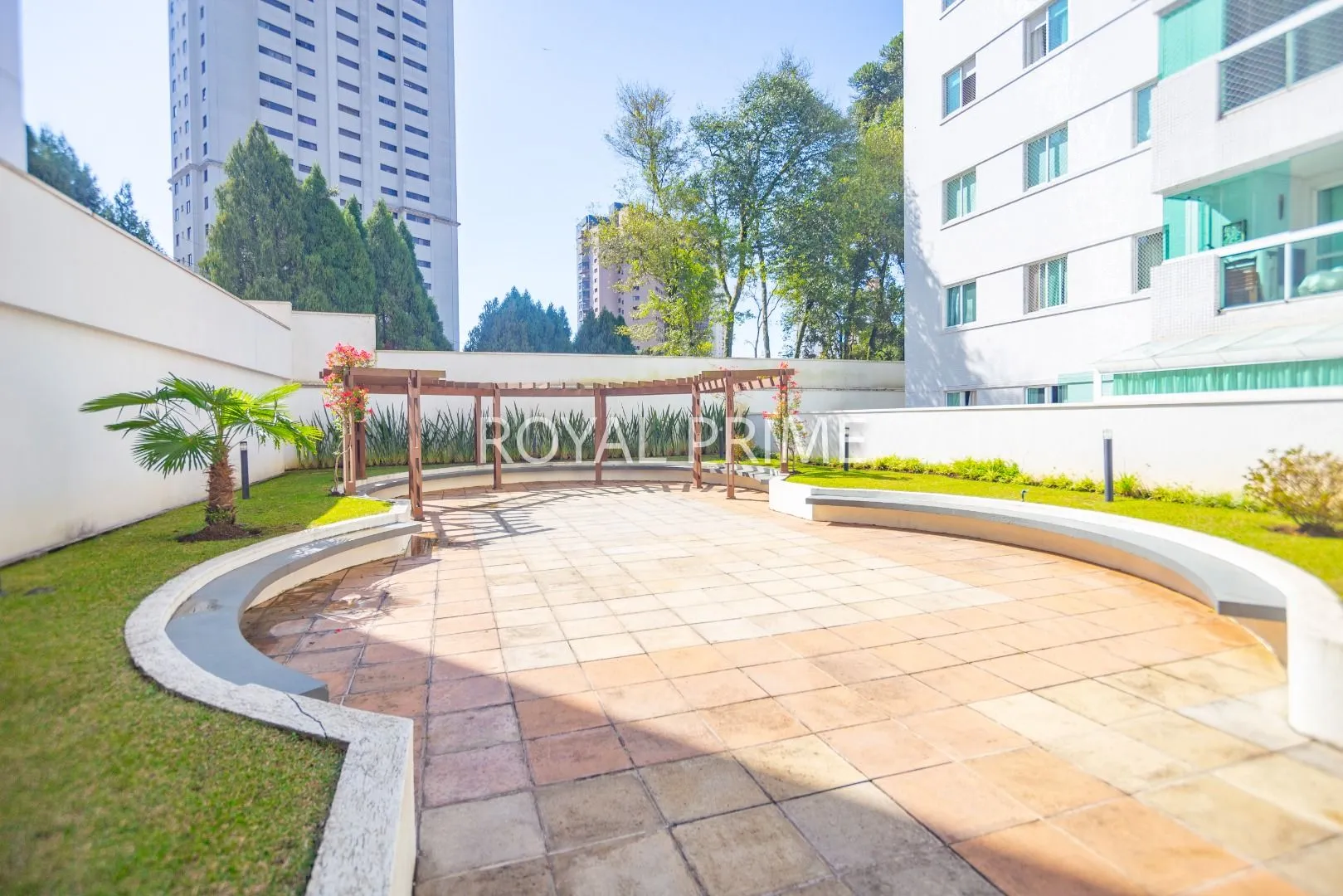 Apartamento de 3 dormitorios con cocina abierta y BBQ privado — photo 46