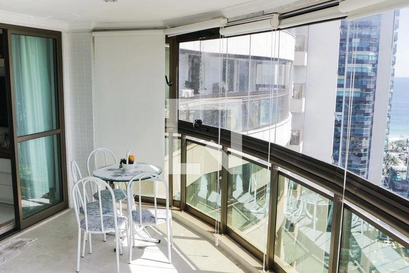 Furnished apartment, 150 m², with a glass-enclosed balcony — photo 5