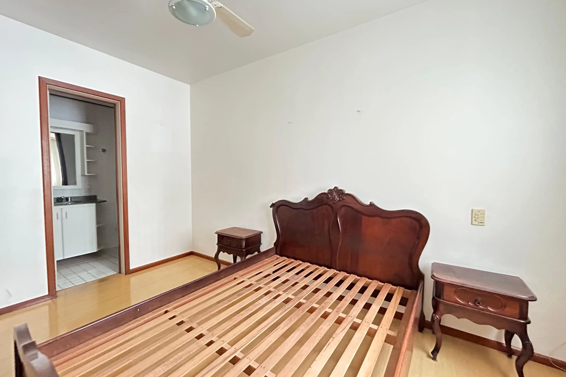 3-bedroom apartment in a building with a gym — photo 33