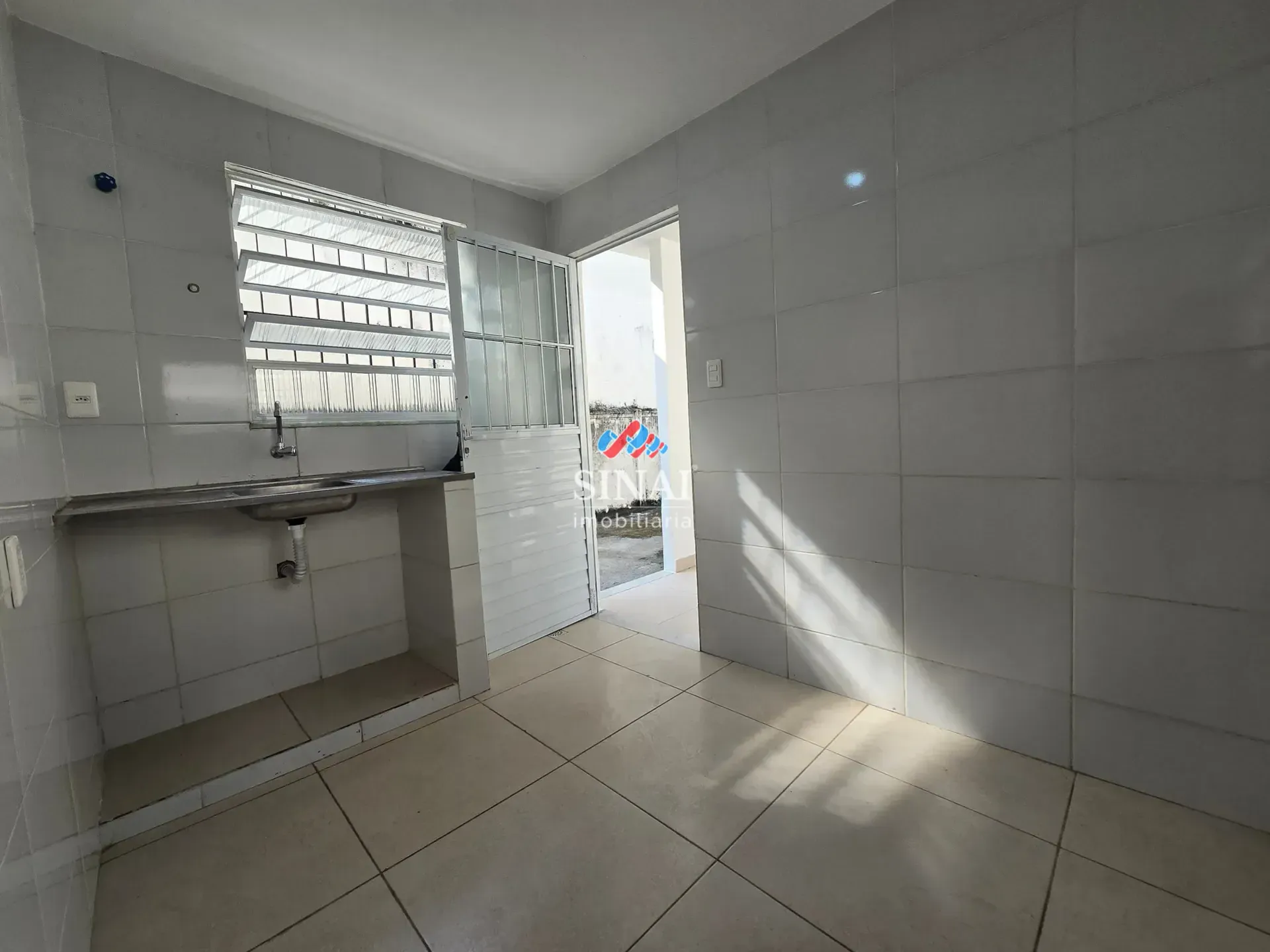 House with 3 bedrooms and 1 bathroom plus 1 parking space — photo 24