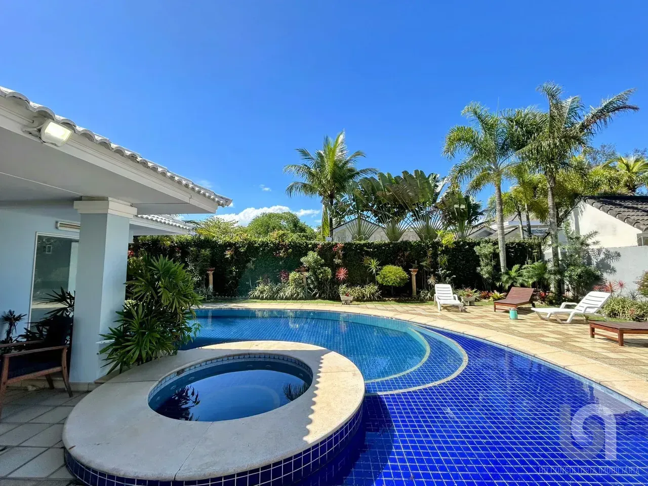 Furnished house with 5 bedrooms and open-air pool — photo 25