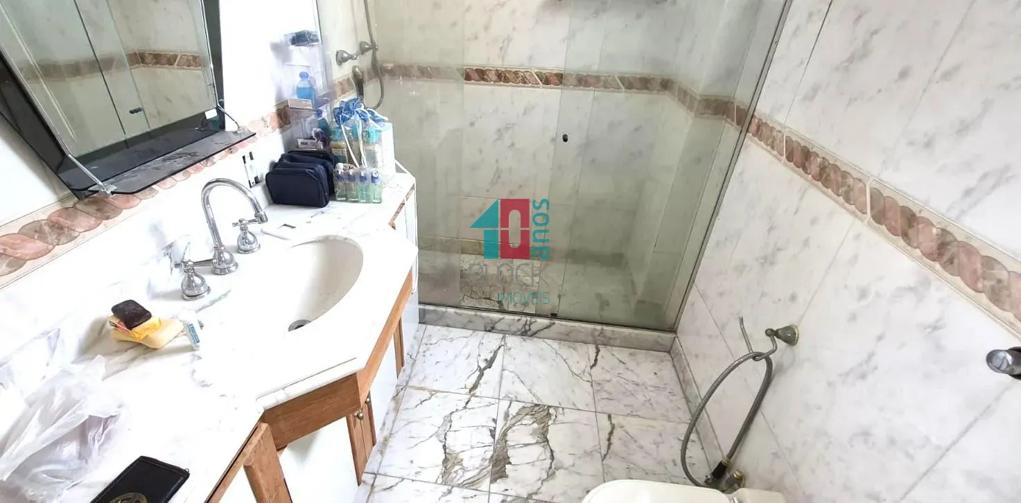 Apartamento com 4 quartos e cozinha separada — photo 37