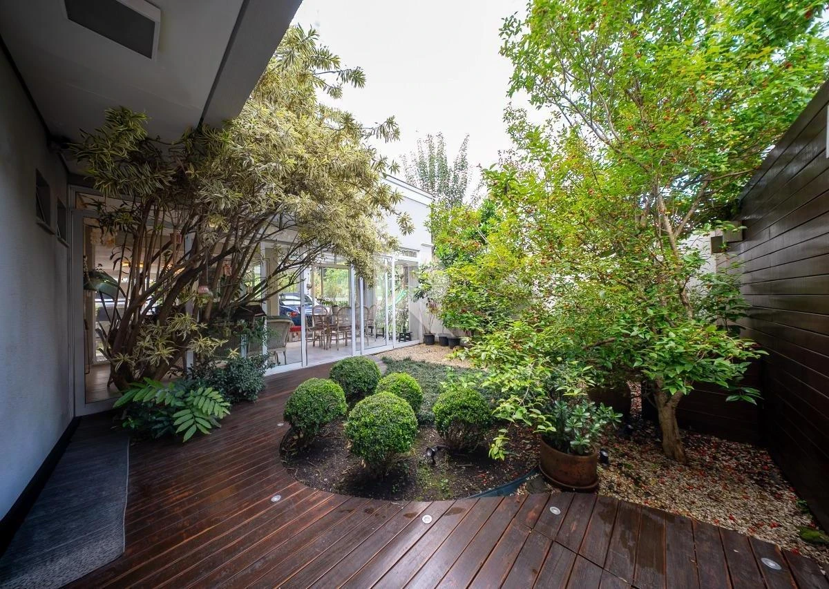 4-bedroom house with a grill on the balcony — photo 3
