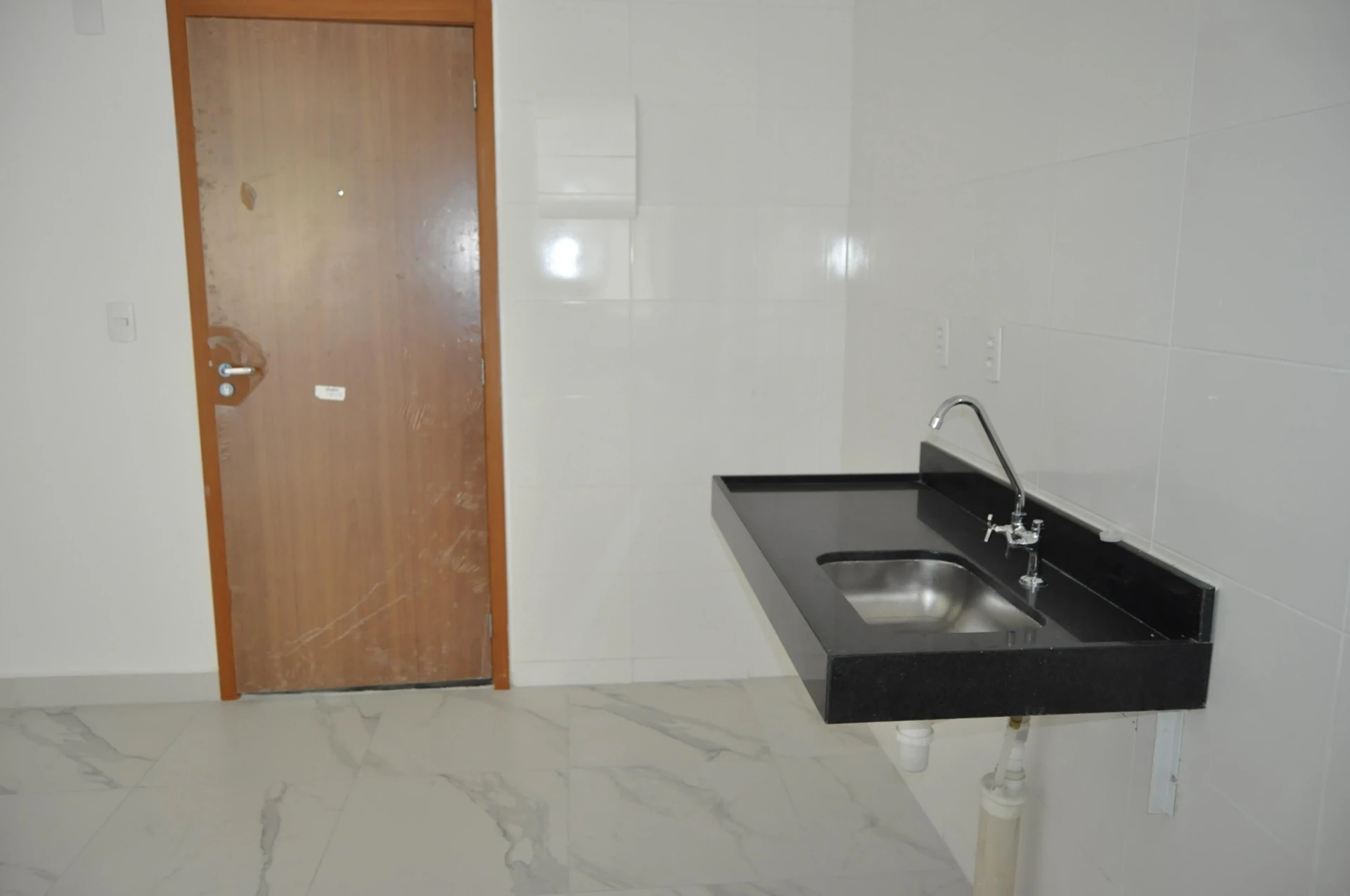 2-bedroom apartment in a building with a pool — photo 20