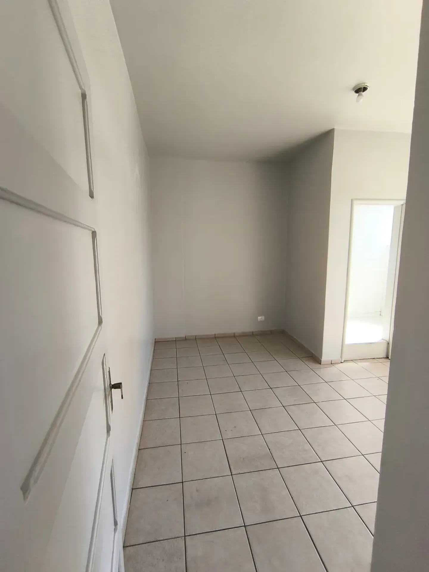 One-bedroom, 30 m² apartment in Curitiba — photo 3