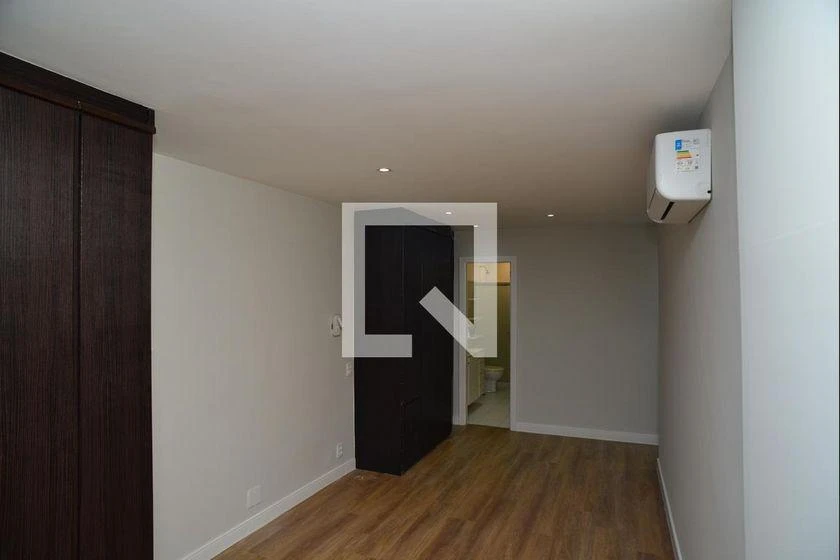 Apartment, 133 m², with a glass-enclosed balcony — photo 34