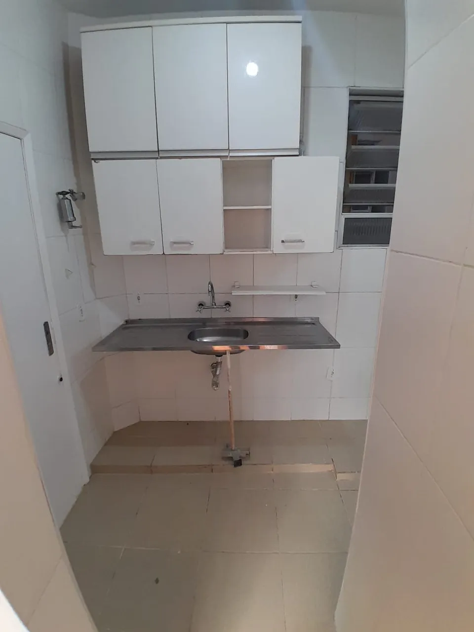 2-bedroom apartment with 1 bathroom, no parking — photo 2
