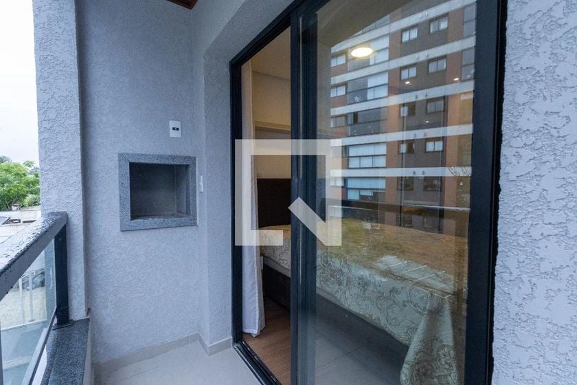 Studio, 28 m², with wood or laminate floors — photo 14