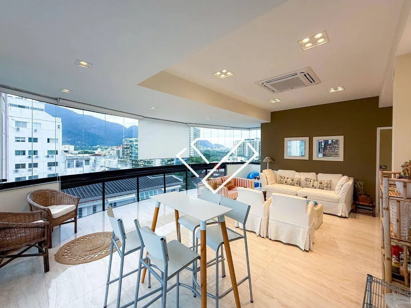Furnished 4-bedroom apartment on the 6th floor — photo 8