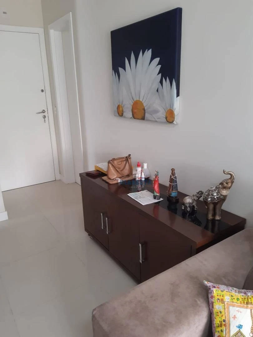 3-bedroom apartment in a building with a pool — photo 28
