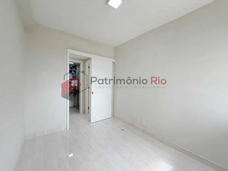 Apartment with 2 bedrooms and balcony with city view — photo 14