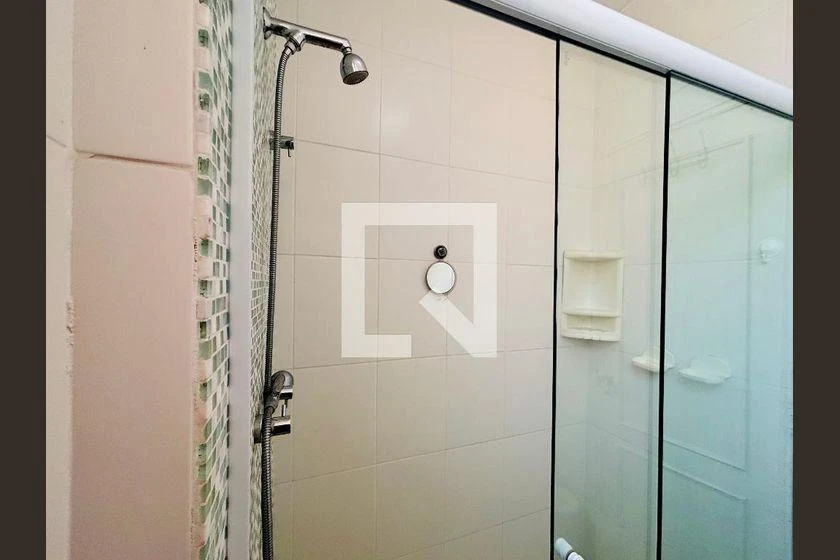 Furnished apartment, 348 m², with a glass-enclosed balcony — photo 13