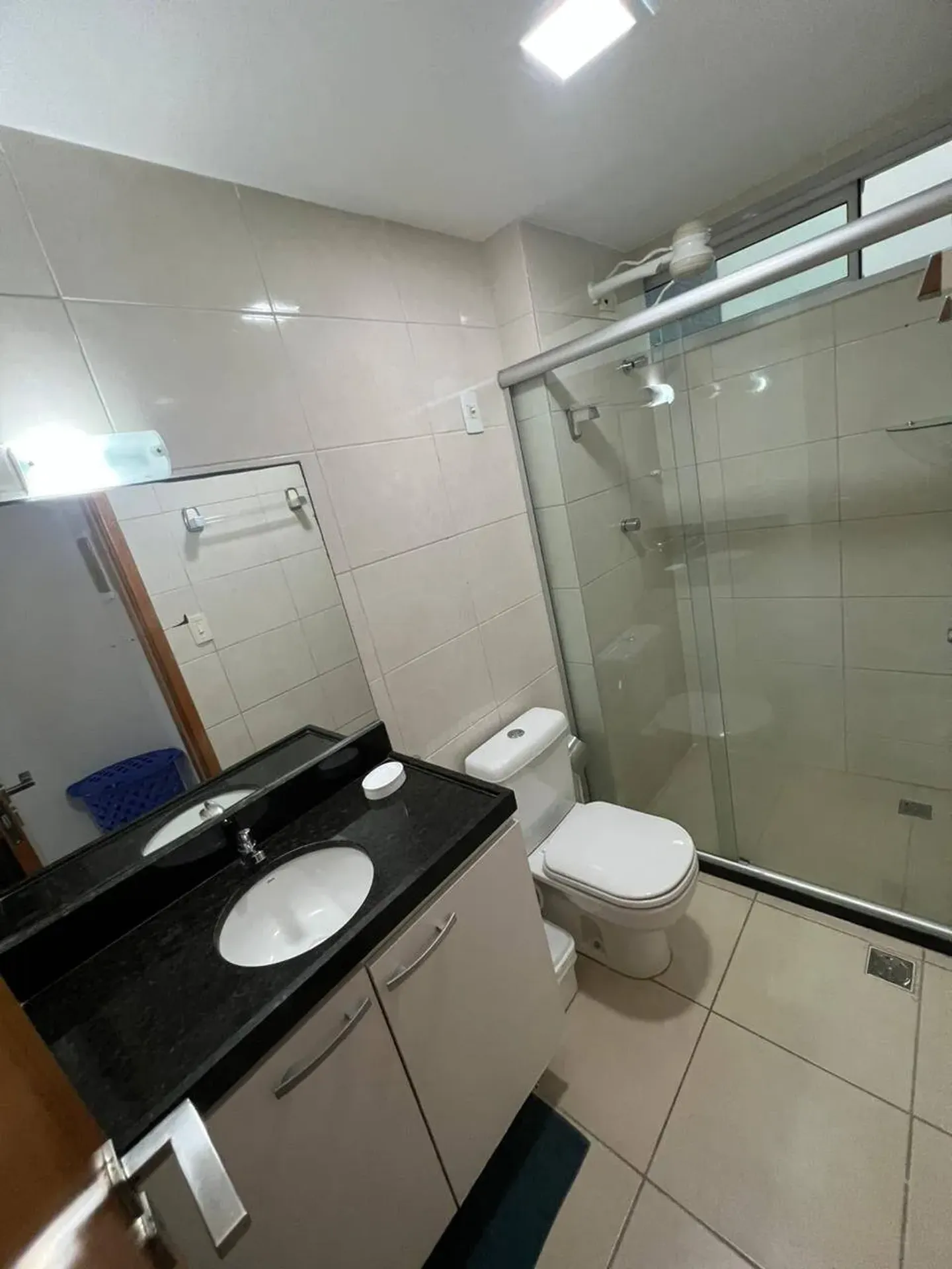 2-bedroom apartment in a building with a gym — photo 11
