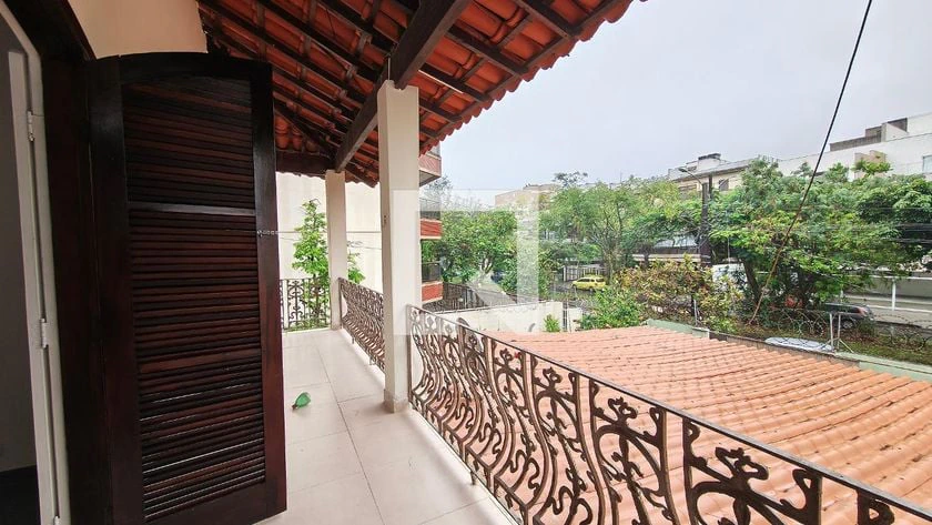 Сад и 4 спальни: дом 250 м² — photo 6
