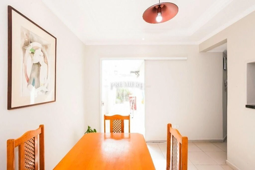 4-bedroom house with a walk-in closet in Curitiba — photo 21