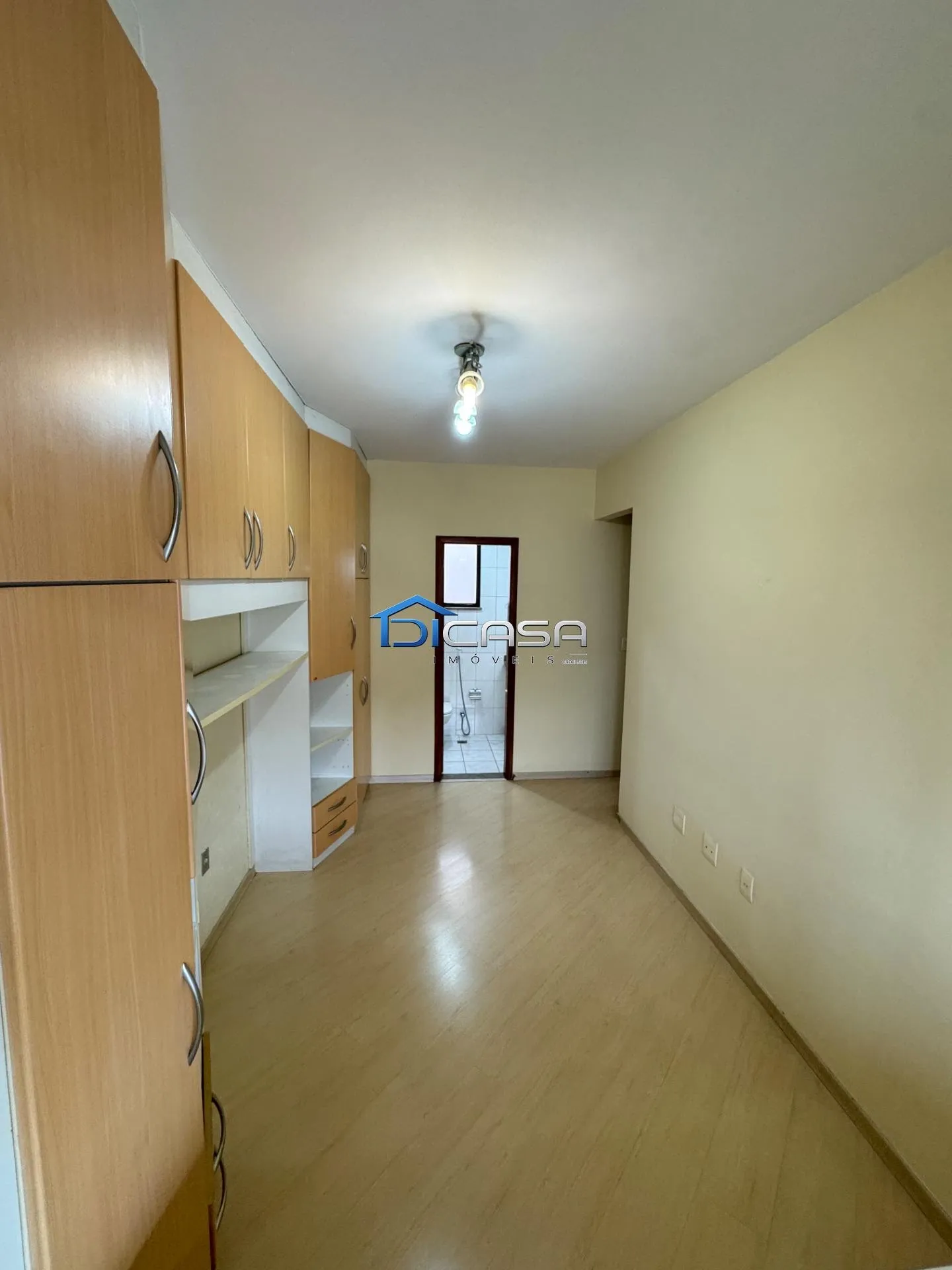 2-bedroom apartment with a walk-in closet — photo 23