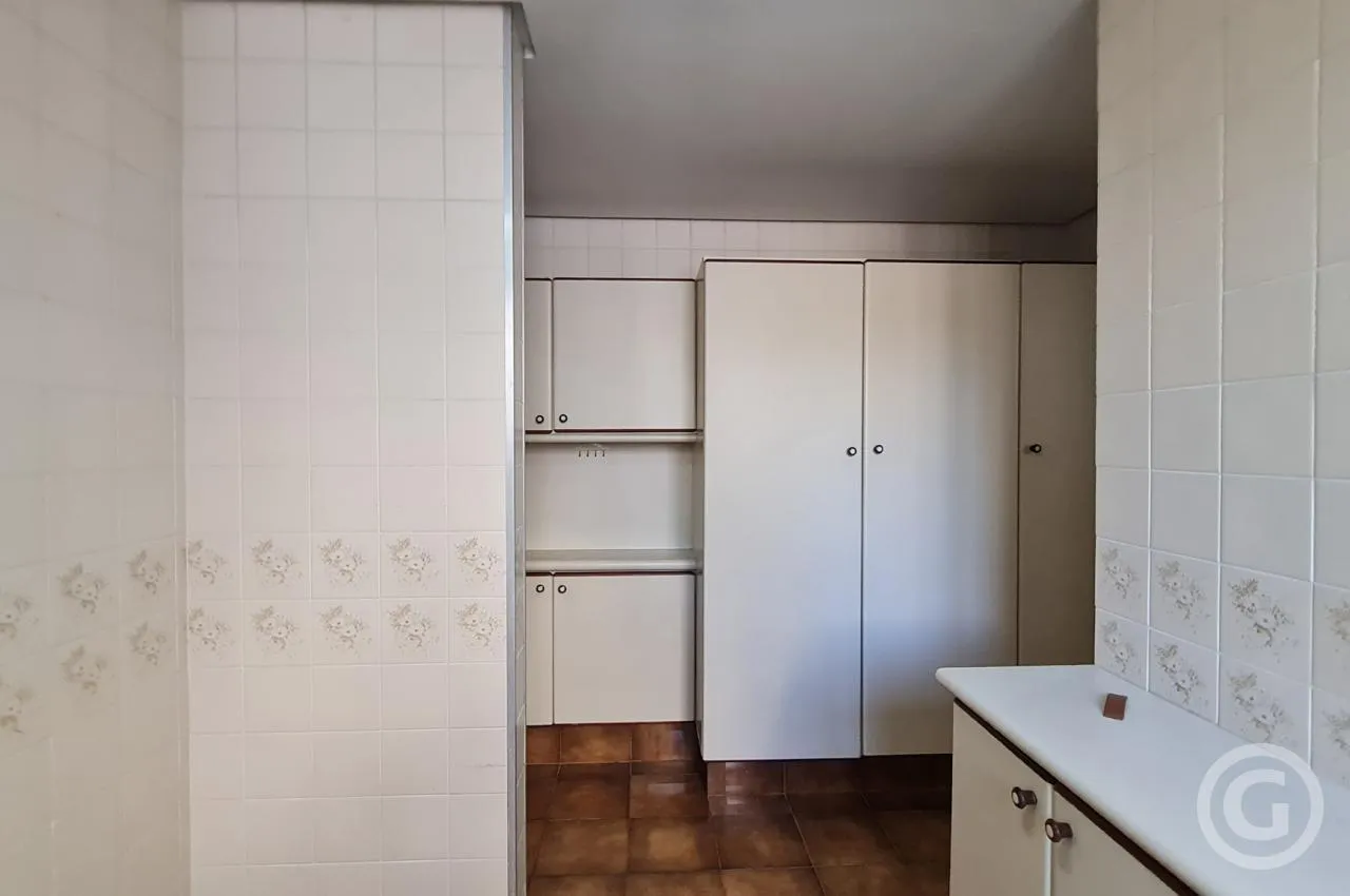 3-bedroom apartment with floor-to-ceiling windows — photo 13