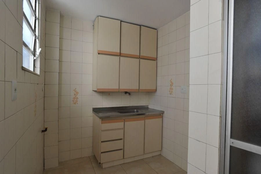 Wood or laminate floors in a 2-bedroom apartment, 54 m²
