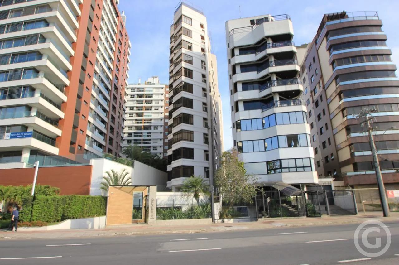 206 m² apartment with 4 bedrooms and 2 en-suites — photo 16