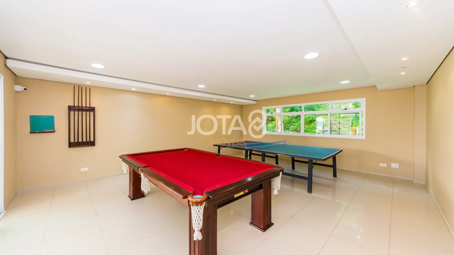 3-bedroom apartment in a building with a gym — photo 39