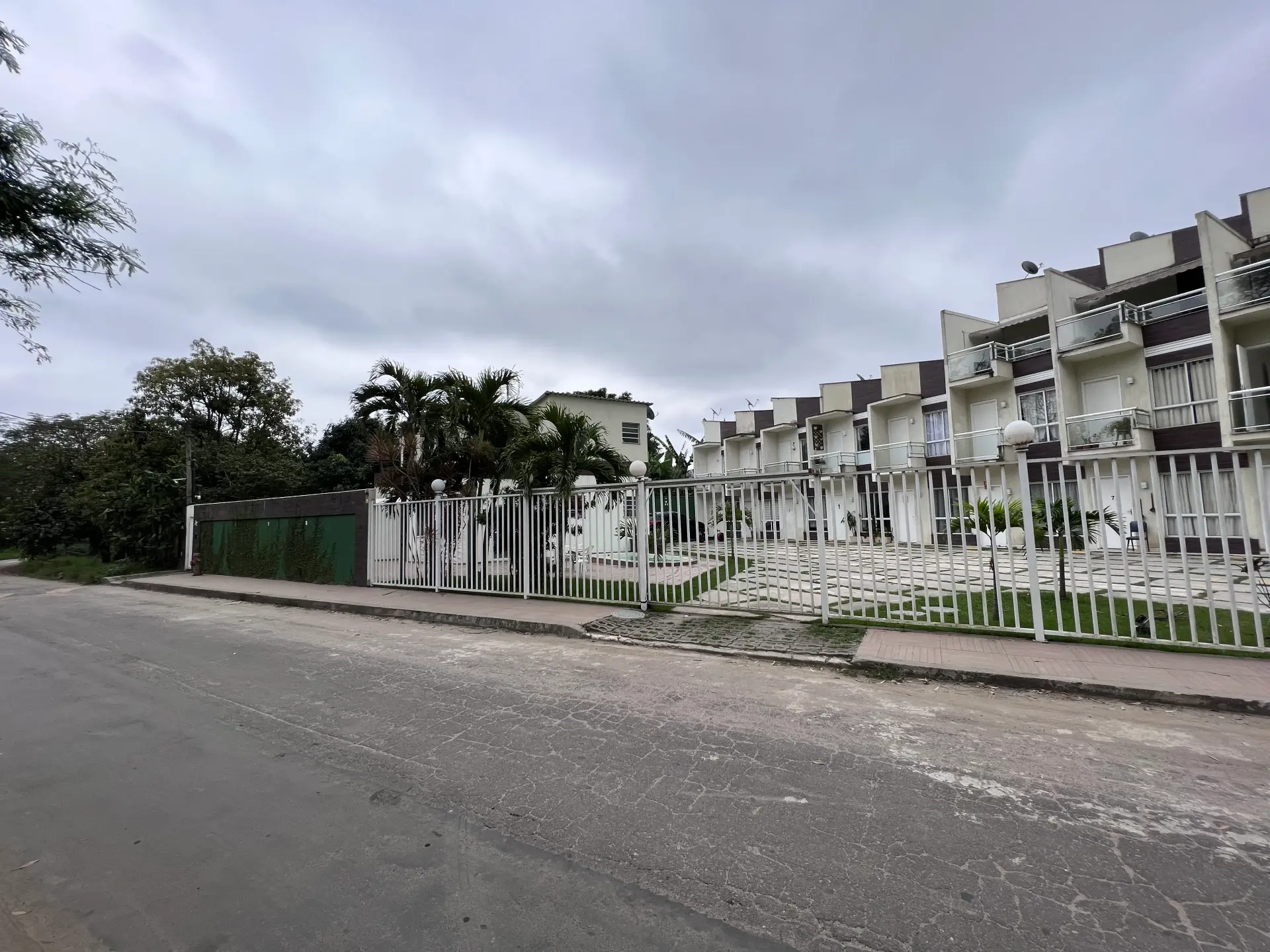 House with 11 bedrooms, 3 bathrooms and 1 parking space — photo 13